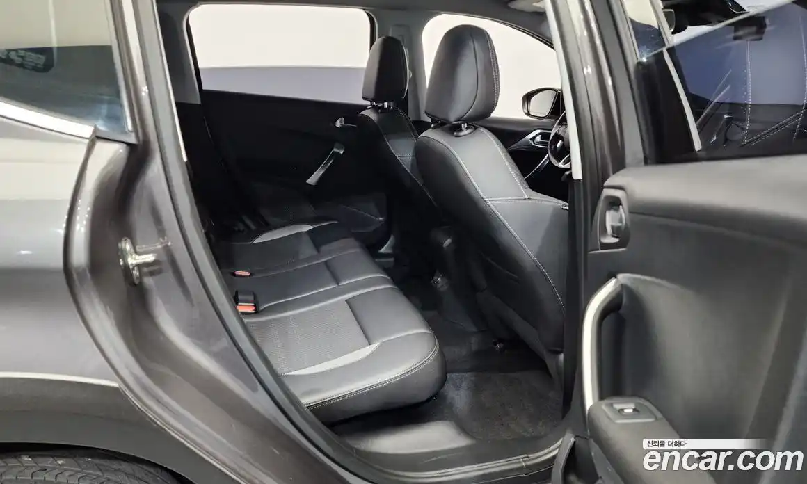 Peugeot 2008 2017 1.6 гидро в Москве № 500511, фото 12