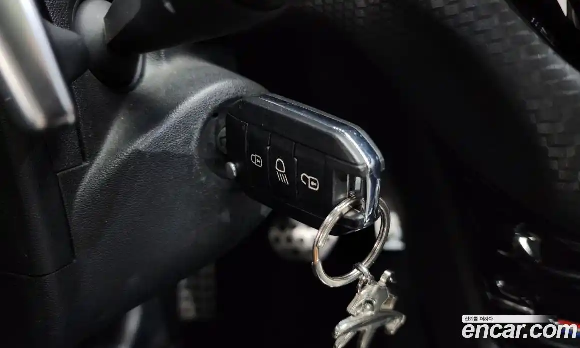 Peugeot 2008 2017 1.6 гидро в Москве № 500511, фото 18