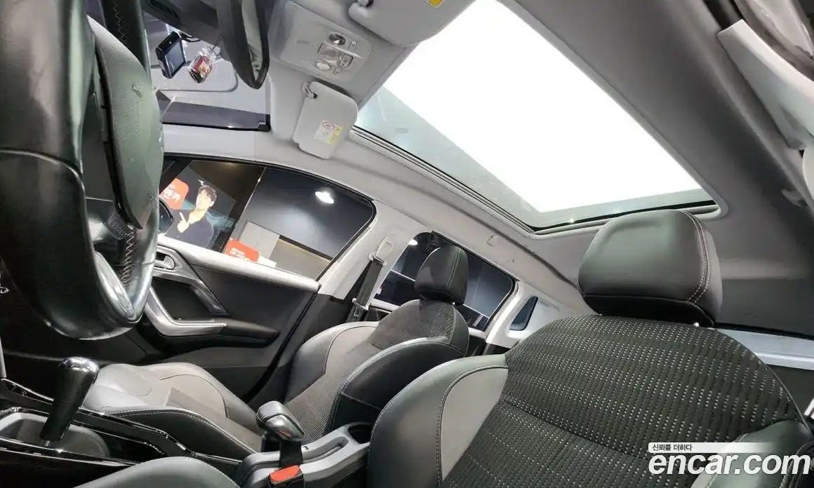 Peugeot 2008 2017 1.6 гидро в Москве № 500511, фото 19