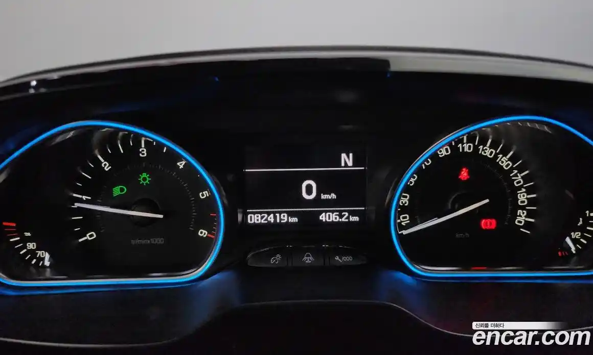 Peugeot 2008 2017 1.6 гидро в Москве № 500511, фото 8