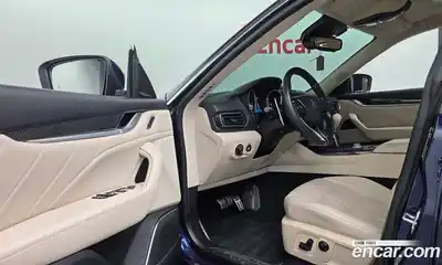 Maserati Levante 2019 3.0 гидро в Москве № 547704, миниатюра 12