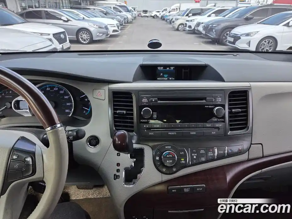 Toyota Sienna 2014 3.5 гидро в Москве № 609814, фото 8