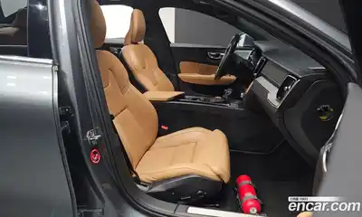 Volvo S60 2019 2.0 гидро в Москве № 749610, миниатюра 10