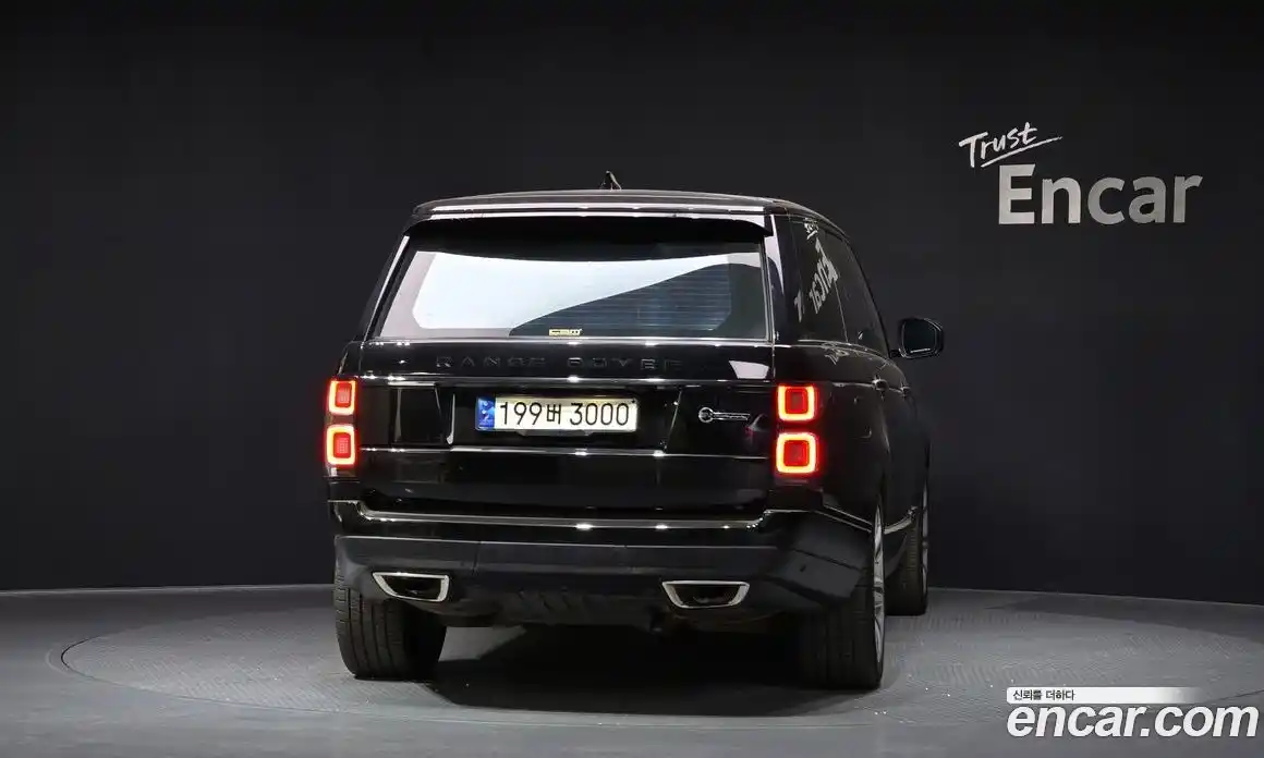 Land Rover Range-Rover 2018 5.0 гидро в Москве № 766058, фото 4