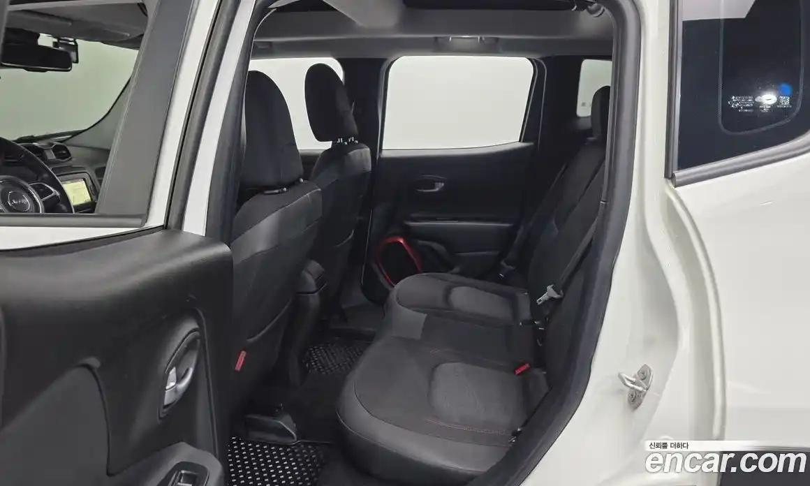 Jeep Renegade 2017 2.0 гидро в Москве № 826625, фото 11