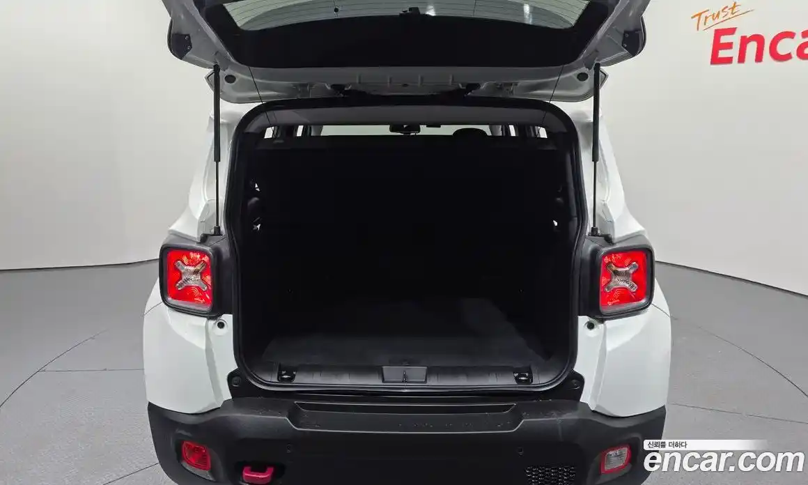 Jeep Renegade 2017 2.0 гидро в Москве № 826625, фото 20