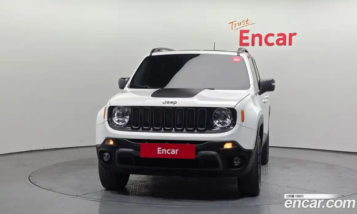 Jeep Renegade 2017 2.0 гидро в Москве № 826625, фото 3