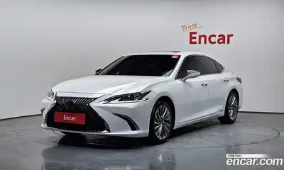 Lexus ES, 2020