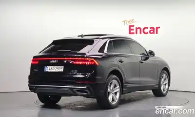 Audi Q8 2021 3.0 Автомат в Москве № 894135, миниатюра 2