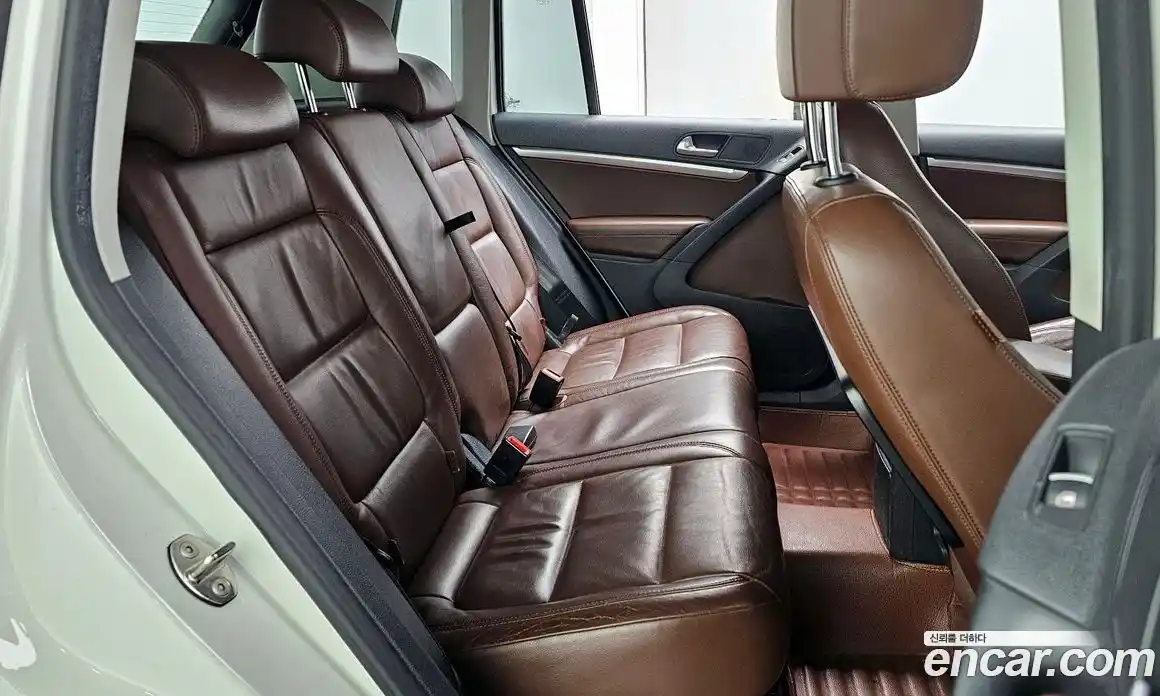 Volkswagen Tiguan 2012 2.0 гидро в Москве № 896161, фото 12