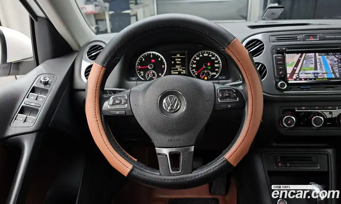 Volkswagen Tiguan 2012 2.0 гидро в Москве № 896161, фото 14