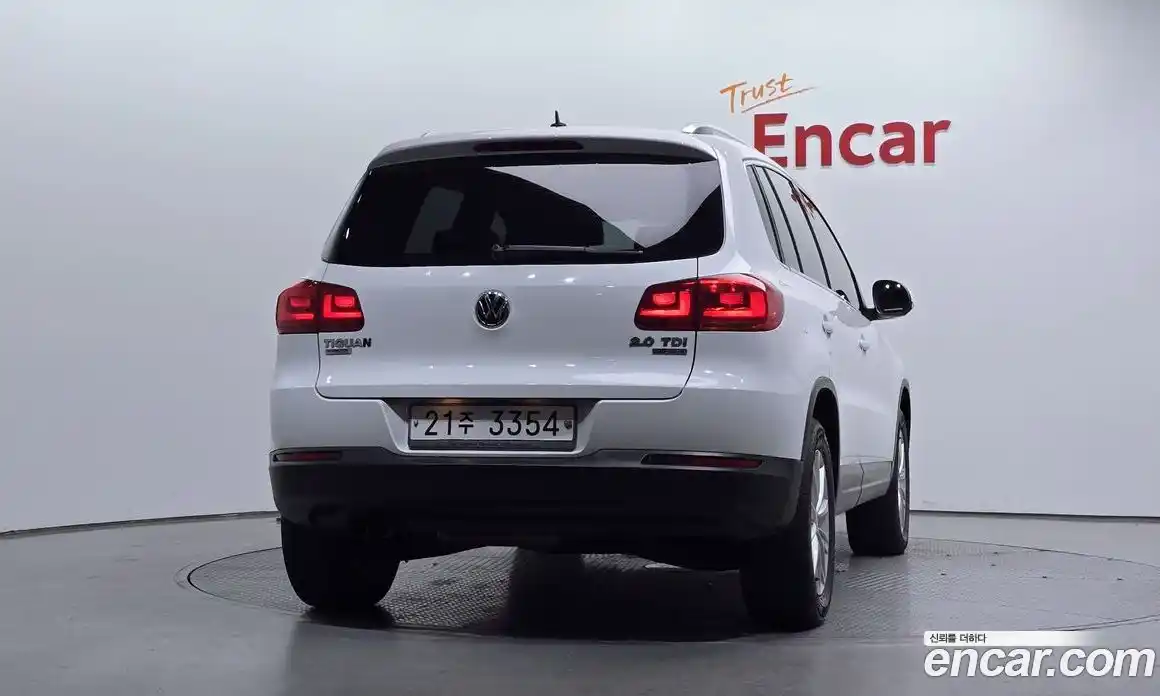 Volkswagen Tiguan 2012 2.0 гидро в Москве № 896161, фото 4