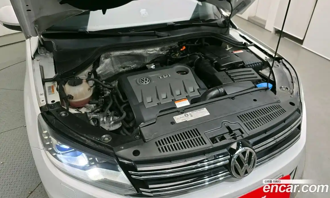 Volkswagen Tiguan 2012 2.0 гидро в Москве № 896161, фото 6