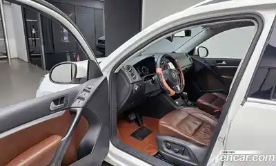 Volkswagen Tiguan 2012 2.0 гидро в Москве № 896161, миниатюра 10
