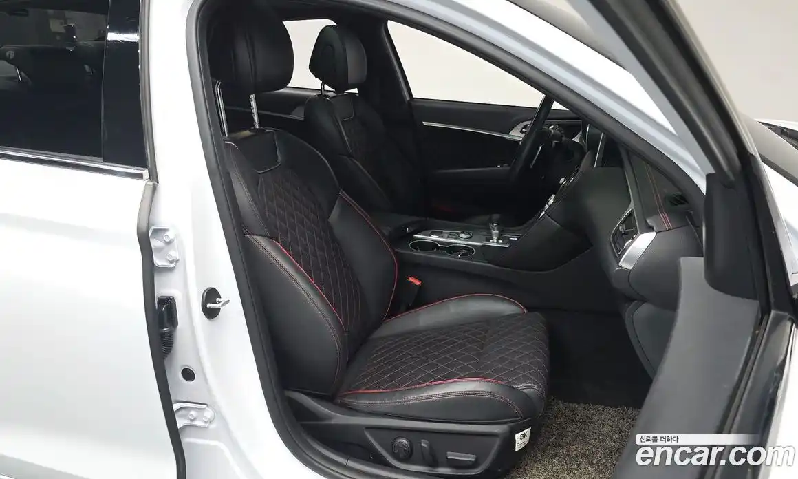 Genesis G70 2018 2.0 Автомат в Москве № 973353, фото 9