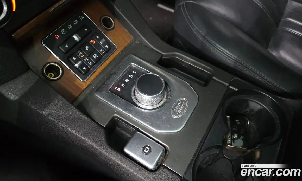 Land Rover Discovery 2016 3.0 гидро в Москве № 975665, фото 9