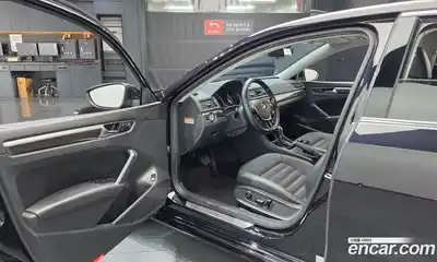 Volkswagen Passat 2018 2.0 гидро в Москве № 976033, миниатюра 10