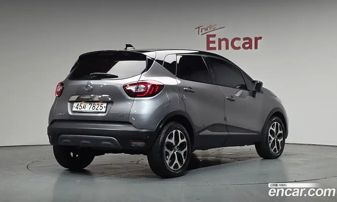 Renault QM3 2018 1.5 Автомат в Москве № 1003738, фото 1