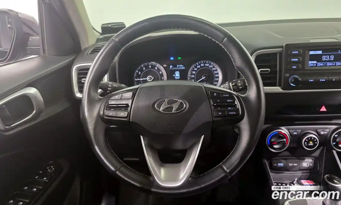 Hyundai Venue 2022 1.6 Автомат в Москве № 1008400, фото 13