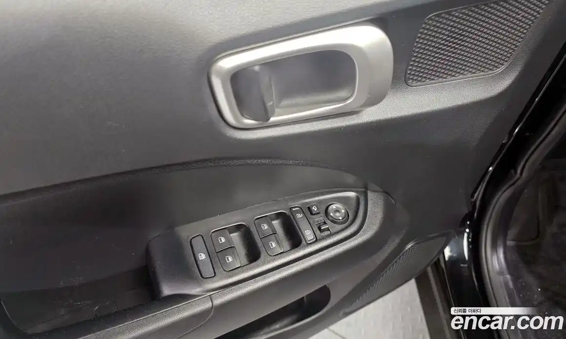 Hyundai Venue 2022 1.6 Автомат в Москве № 1008400, фото 14