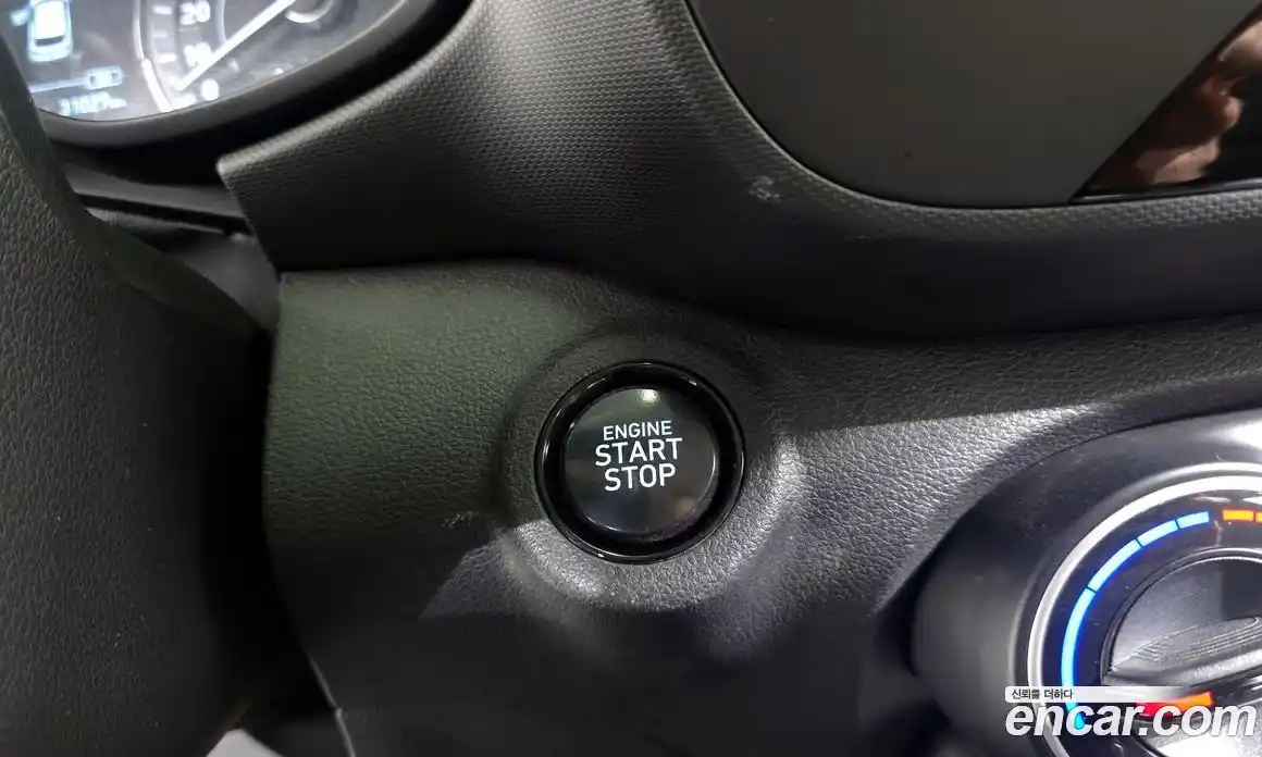 Hyundai Venue 2022 1.6 Автомат в Москве № 1008400, фото 17