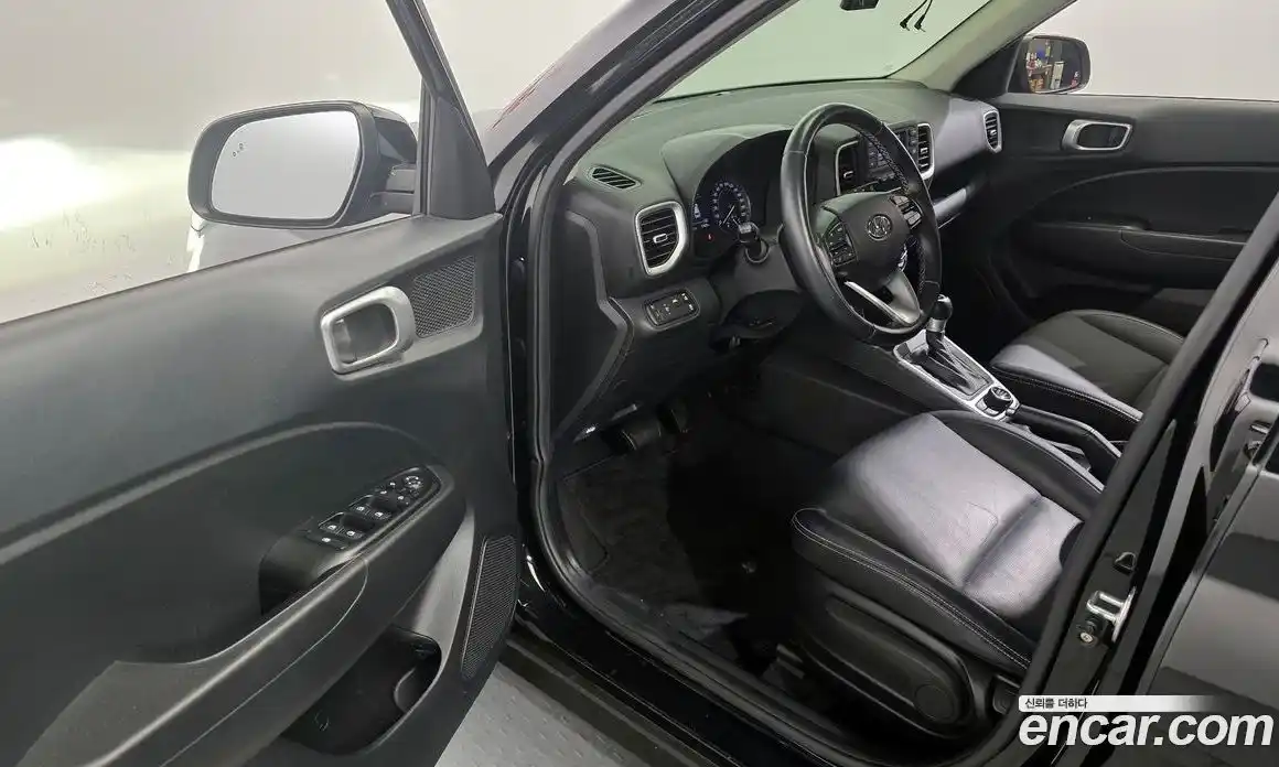 Hyundai Venue 2022 1.6 Автомат в Москве № 1008400, фото 10