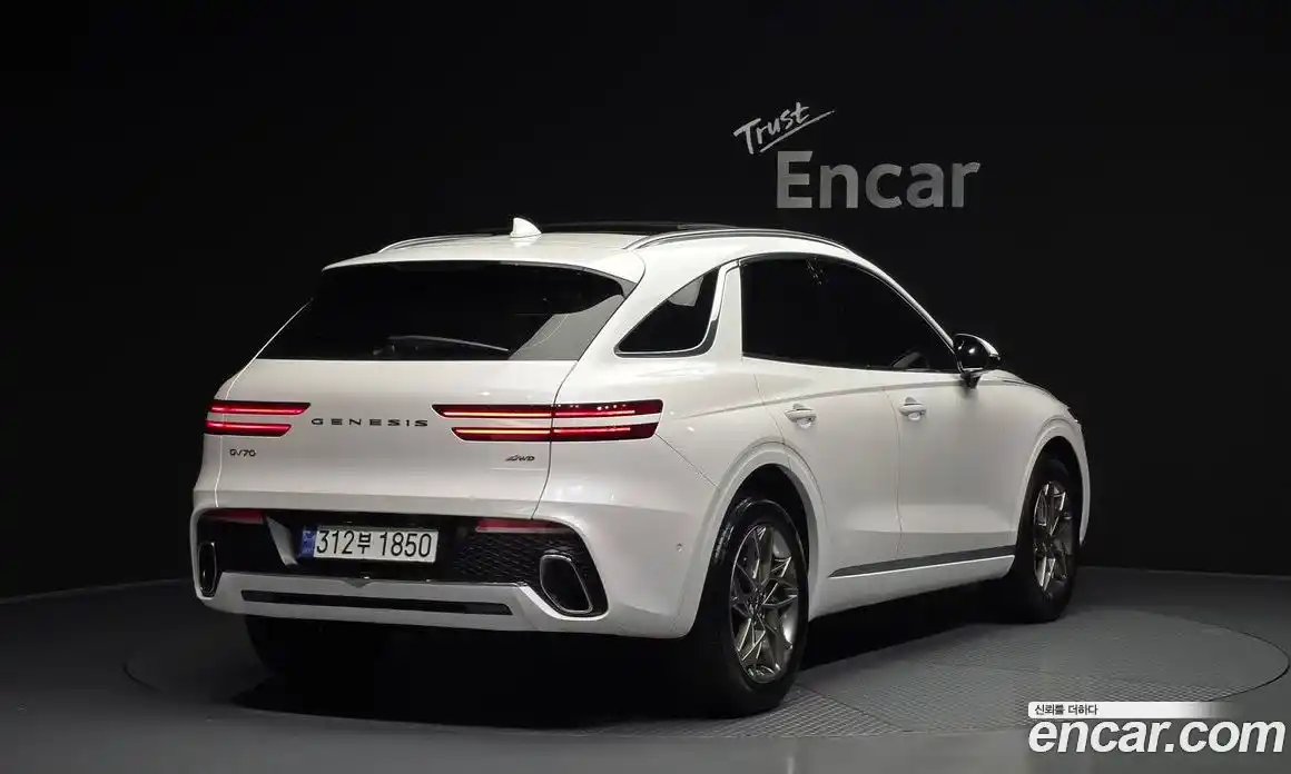 Genesis GV70 2024 2.5 Автомат в Москве № 1009919, фото 2