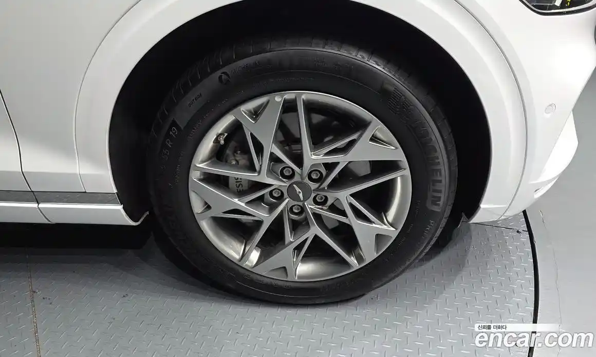 Genesis GV70 2024 2.5 Автомат в Москве № 1009919, фото 5