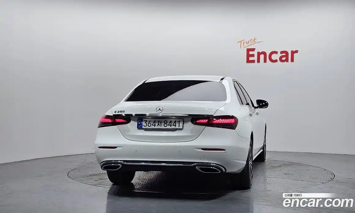 Mercedes-Benz E-Class 2022 2.0 гидро в Москве № 138768, фото 4