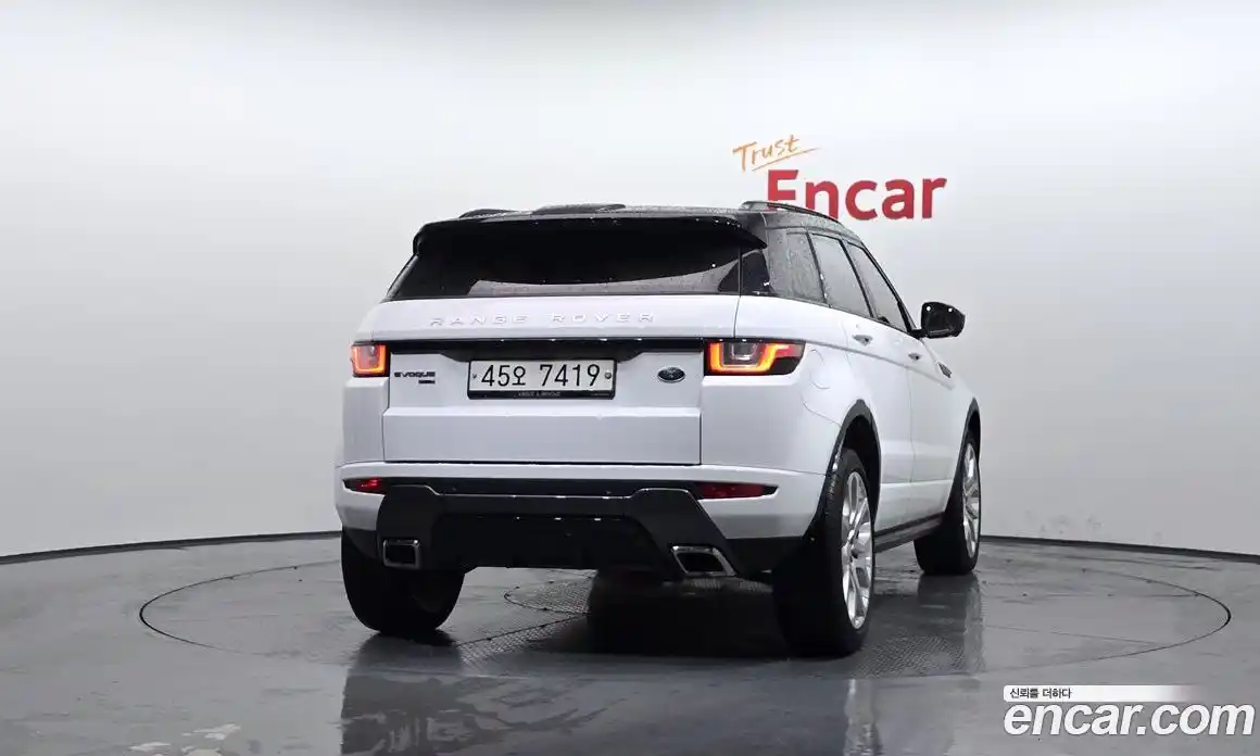 Land Rover Range-Rover Evoque 2018 2.0 гидро в Москве № 166365, фото 4
