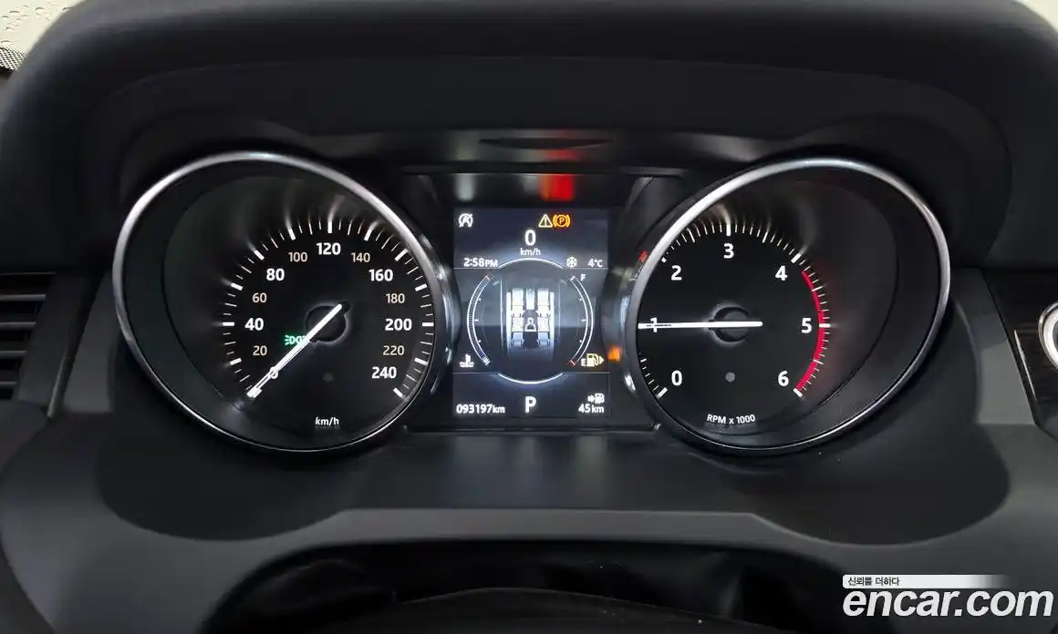 Land Rover Range-Rover Evoque 2018 2.0 гидро в Москве № 166365, фото 8