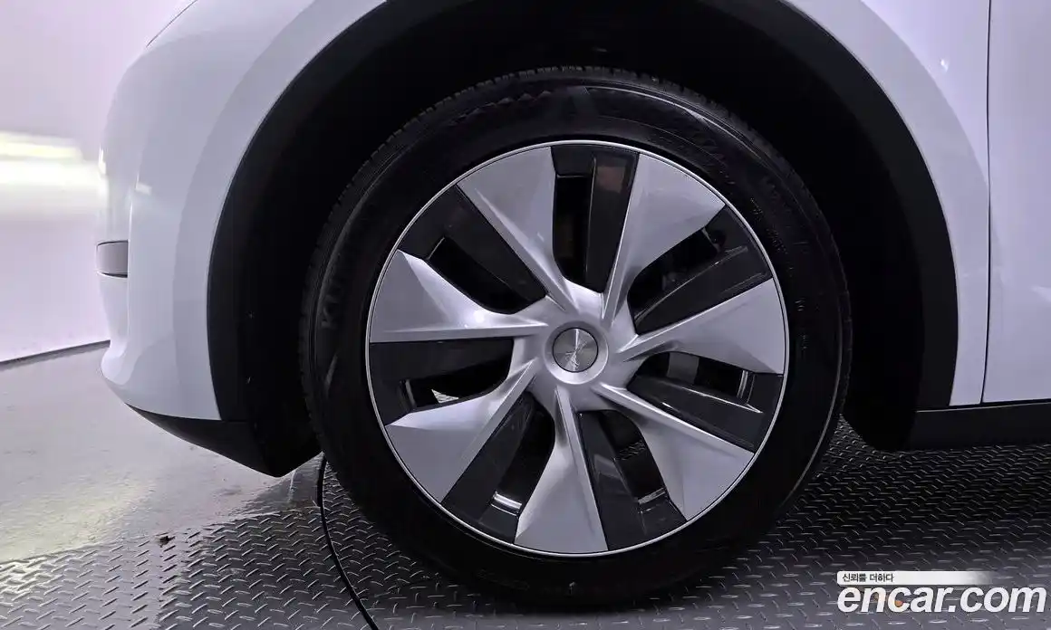 Tesla Model Y 2023 0.2 гидро в Москве № 167567, фото 5