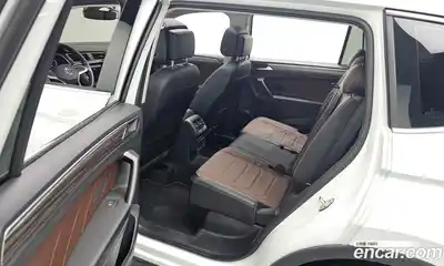 Volkswagen Tiguan 2023 2.0 гидро в Москве № 168459, миниатюра 12
