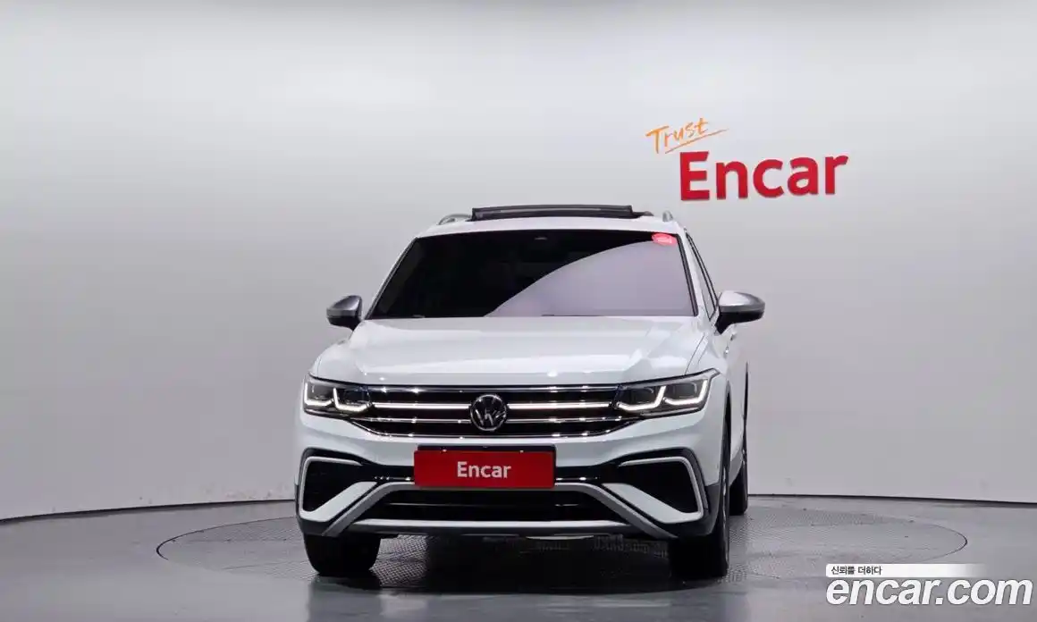 Volkswagen Tiguan 2023 2.0 гидро в Москве № 168459, фото 3