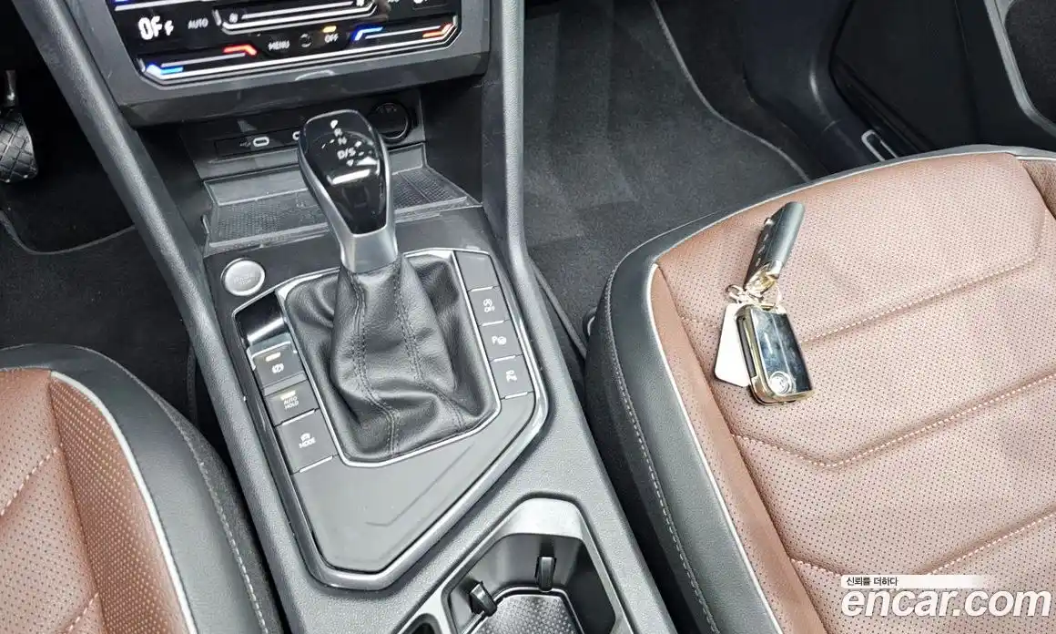 Volkswagen Tiguan 2023 2.0 гидро в Москве № 168459, фото 9