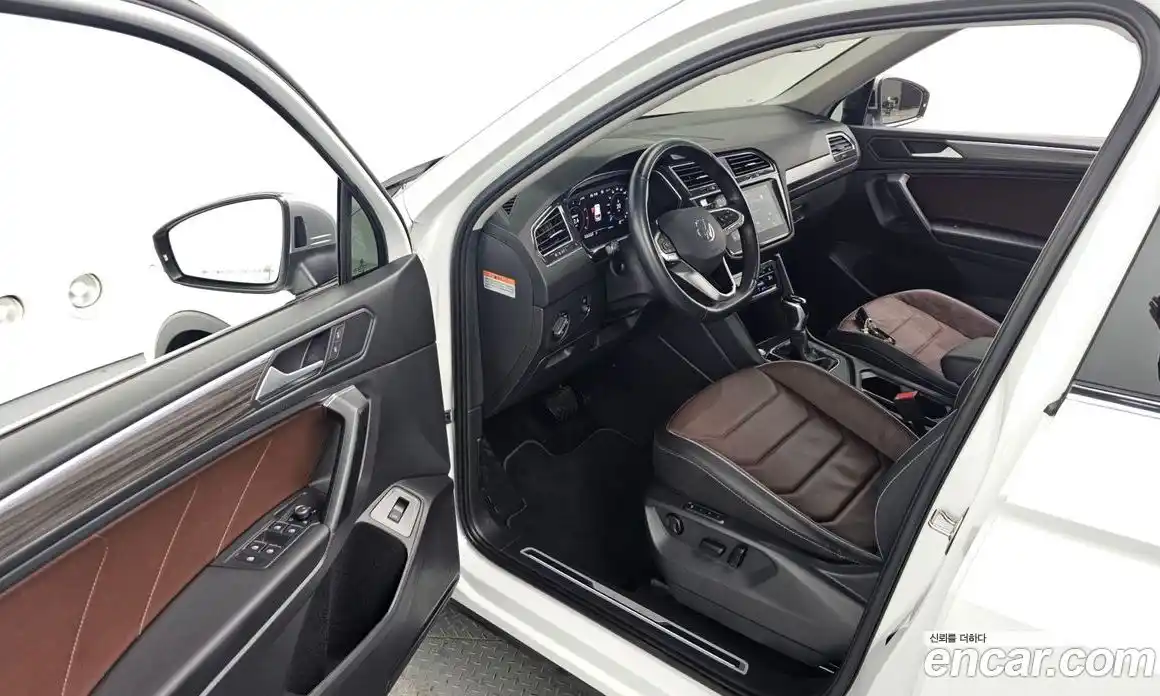 Volkswagen Tiguan 2023 2.0 гидро в Москве № 168459, фото 10