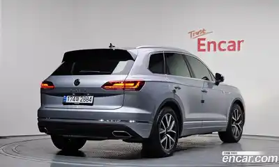Volkswagen Touareg 2021 3.0 гидро в Москве № 168856, миниатюра 2