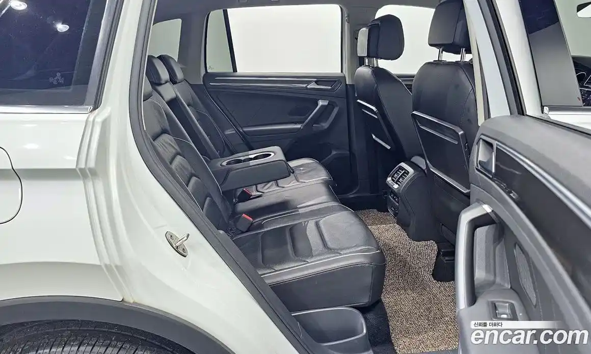 Volkswagen Tiguan 2020 2.0 гидро в Москве № 168915, фото 11