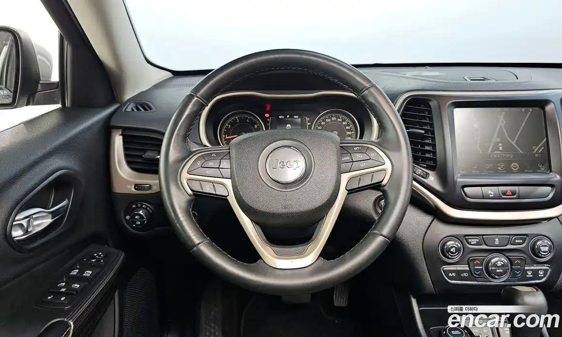 Jeep Cherokee 2015 2.4 гидро в Москве № 169875, фото 13