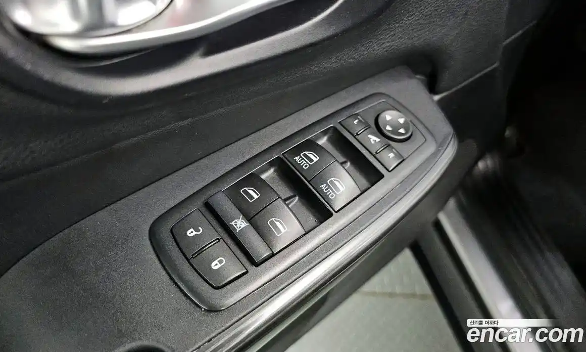 Jeep Cherokee 2015 2.4 гидро в Москве № 169875, фото 18