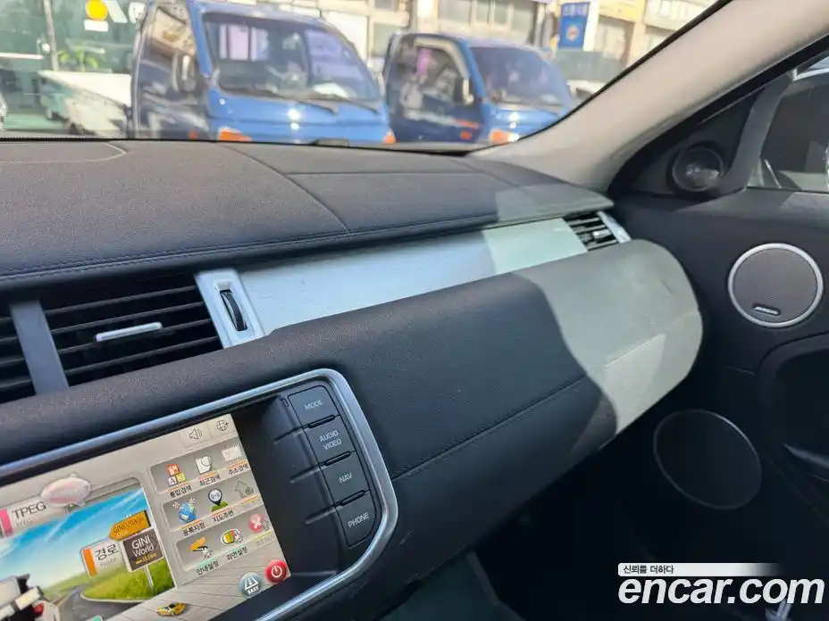 Land Rover Range-Rover Evoque 2015 2.2 гидро в Москве № 190523, фото 20