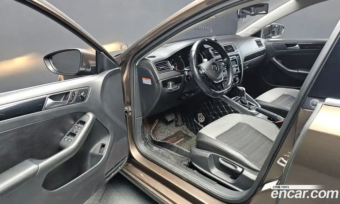 Volkswagen Jetta 2015 2.0 гидро в Москве № 201523, фото 11