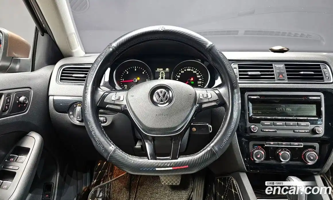 Volkswagen Jetta 2015 2.0 гидро в Москве № 201523, фото 13