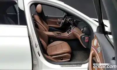 Mercedes-Benz E-Class 2023 1.9 гидро в Москве № 204735, миниатюра 11