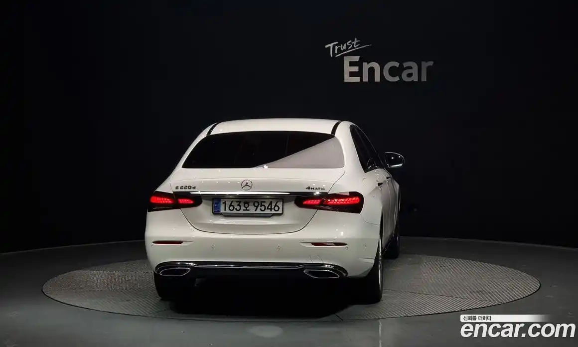 Mercedes-Benz E-Class 2023 1.9 гидро в Москве № 204735, фото 4