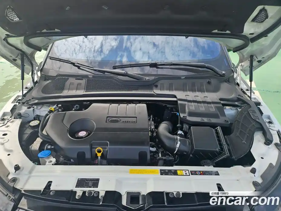 Land Rover Range-Rover Evoque 2016 2.0 гидро в Москве № 213507, фото 6