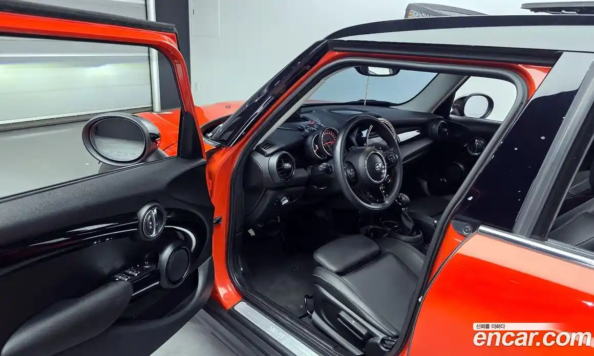 Mini Cooper 2019 1.5 гидро в Москве № 214265, фото 10