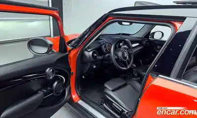 Mini Cooper 2019 1.5 гидро в Москве № 214265, миниатюра 10