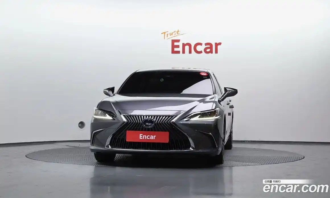Lexus ES 2018 2.5 гидро в Москве № 214668, фото 3