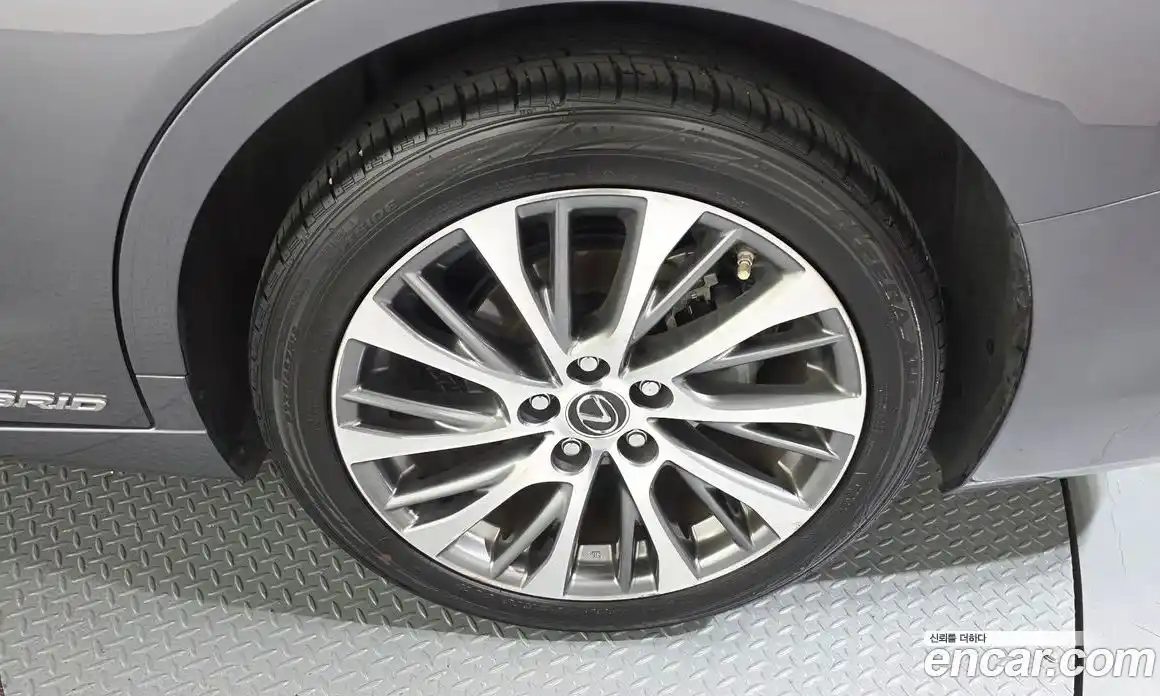 Lexus ES 2018 2.5 гидро в Москве № 214668, фото 5